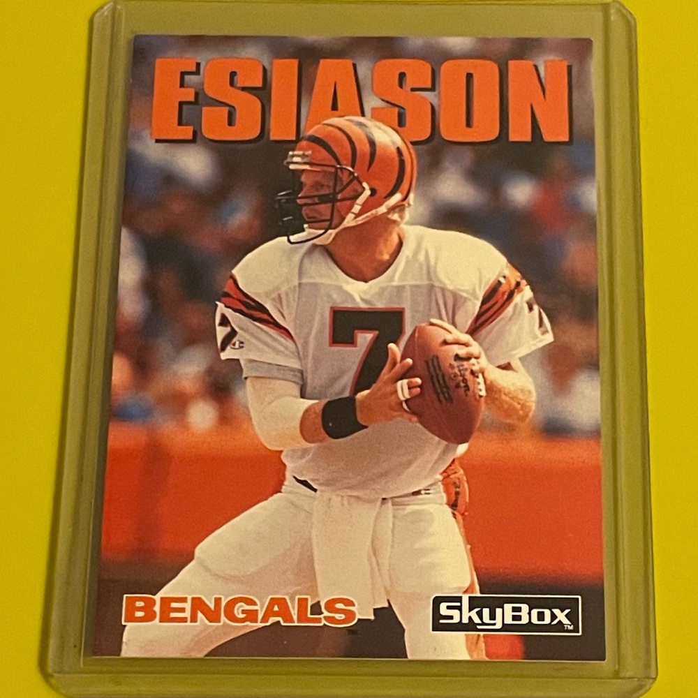 Boomer Esiason #73 1992 Skybox Impact Football Trading Card